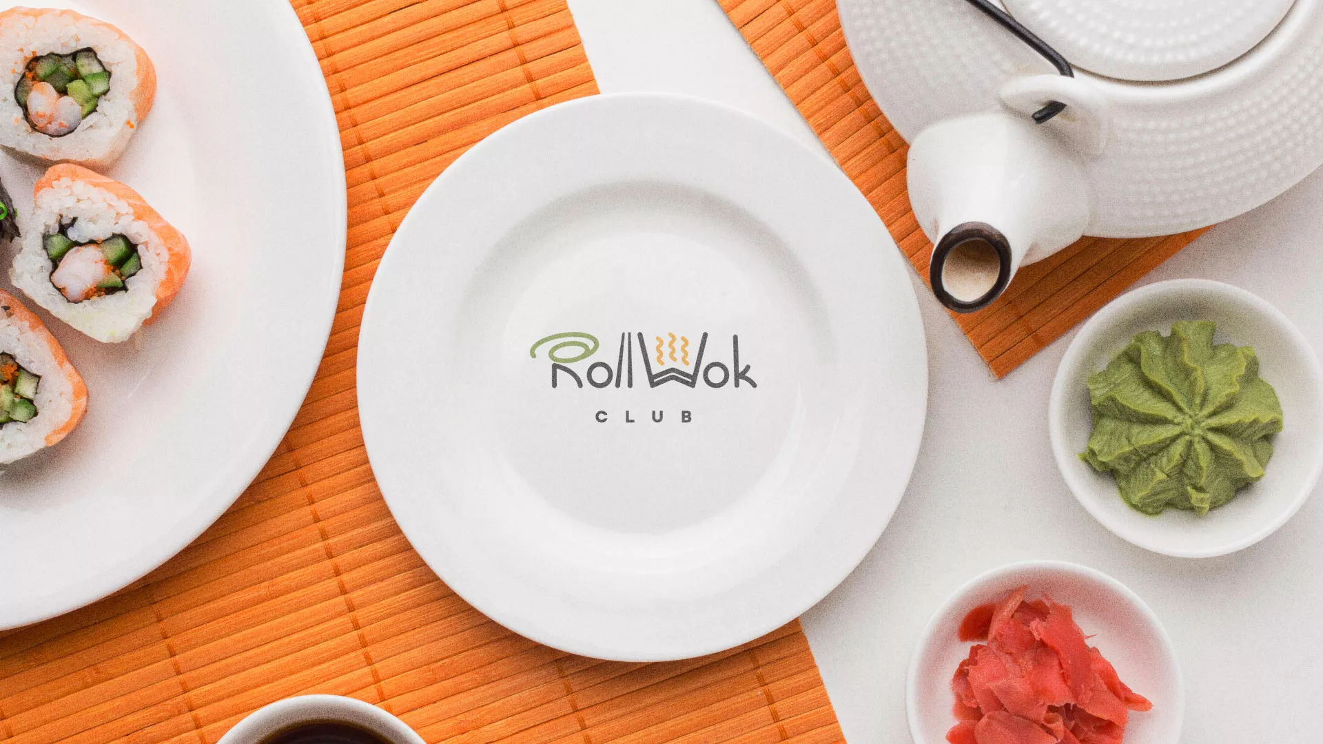 Разработка логотипа и фирменного стиля суши-бара «Roll Wok Club» в Вязьме